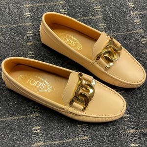 Todd loafers with chain size 36
